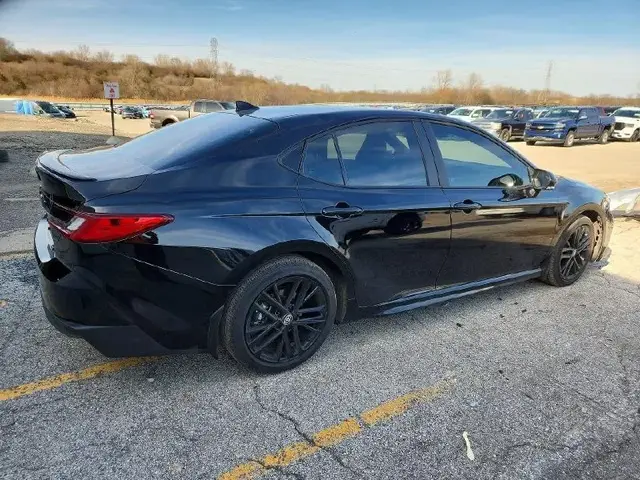 TOYOTA CAMRY SE 2026