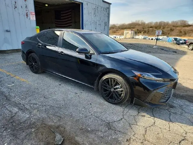 TOYOTA CAMRY SE 2026