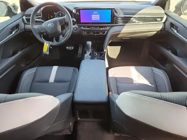 TOYOTA CAMRY SE 2026