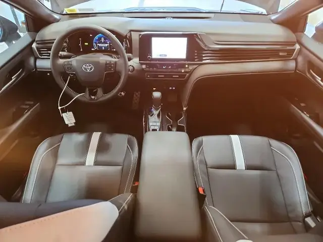 TOYOTA CAMRY SE 2026