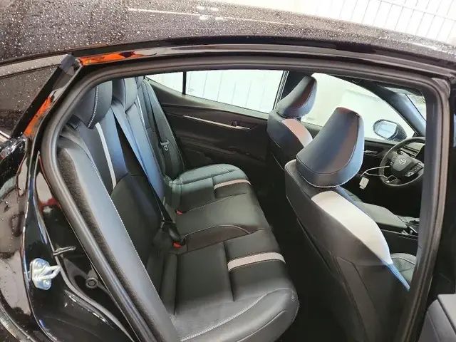 TOYOTA CAMRY SE 2026