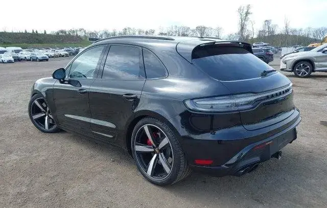 PORSCHE MACAN GTS 2023