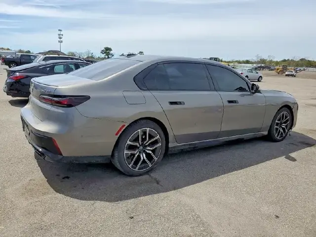 BMW 760 XI 2023