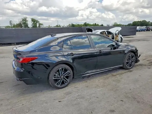 TOYOTA CAMRY 2026