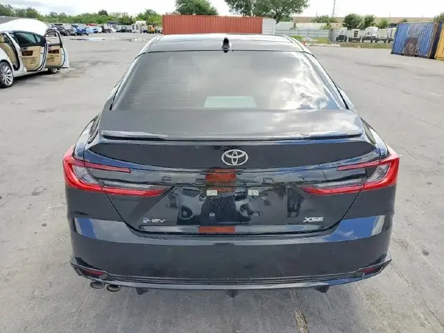 TOYOTA CAMRY 2026