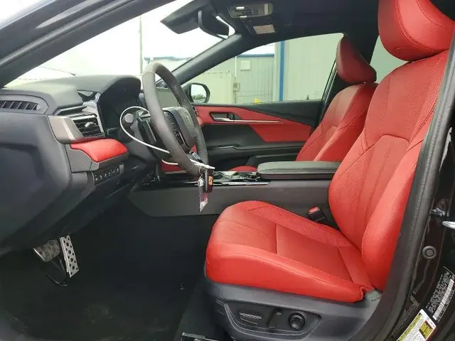 TOYOTA CAMRY 2026