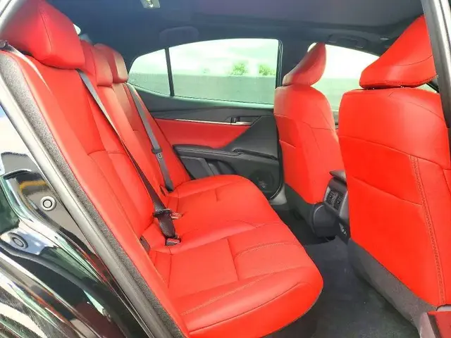 TOYOTA CAMRY 2026