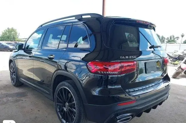 MERCEDES-BENZ GLB250 2022
