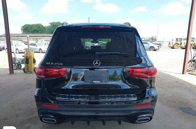 MERCEDES-BENZ GLB250 2022