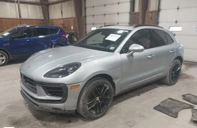 PORSCHE MACAN T 2023