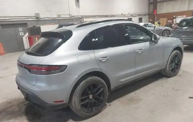 PORSCHE MACAN T 2023