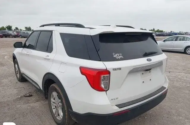 FORD EXPLORER XLT 2023