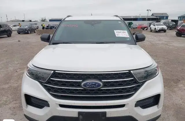 FORD EXPLORER XLT 2023