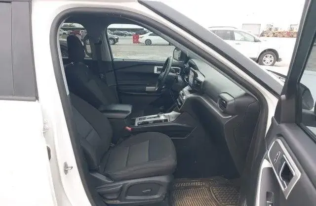 FORD EXPLORER XLT 2023
