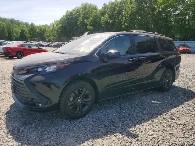 TOYOTA SIENNA WOODLAND EDITION 2024