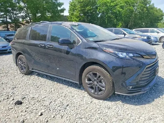 TOYOTA SIENNA WOODLAND EDITION 2024