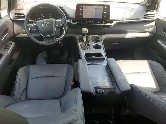 TOYOTA SIENNA WOODLAND EDITION 2024
