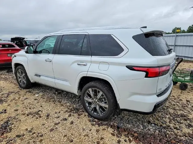 TOYOTA SEQUOIA 2023