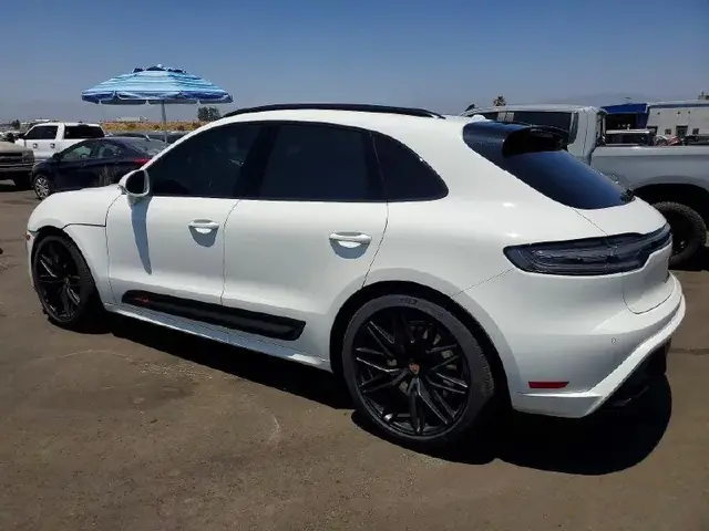 PORSCHE MACAN GTS 2023