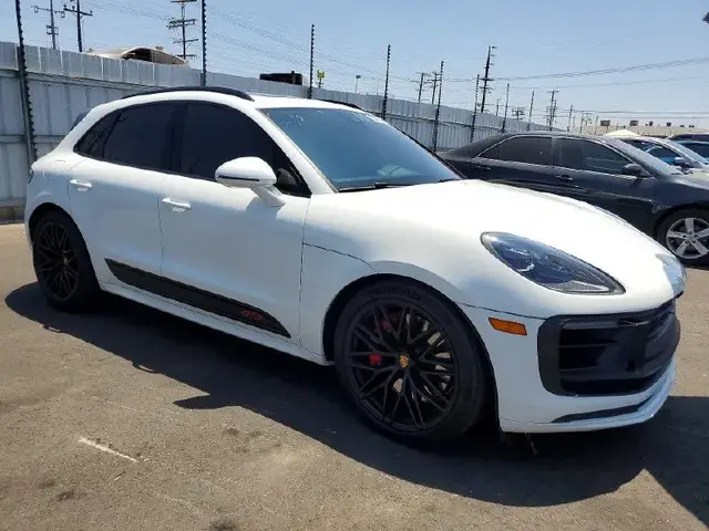 PORSCHE MACAN GTS 2023