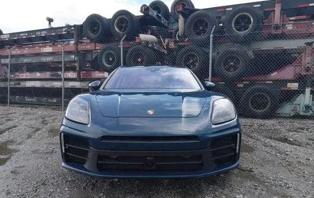 PORSCHE PANAMERA 4 2024
