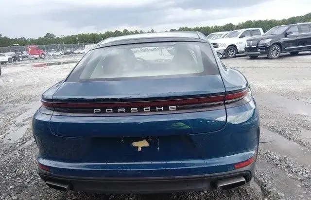 PORSCHE PANAMERA 4 2024