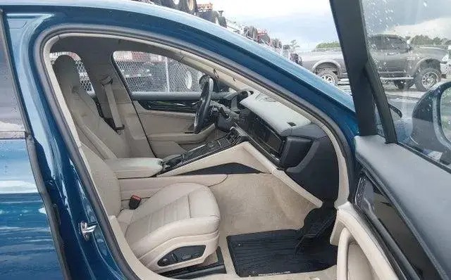PORSCHE PANAMERA 4 2024