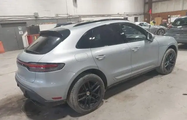 PORSCHE MACAN T 2023