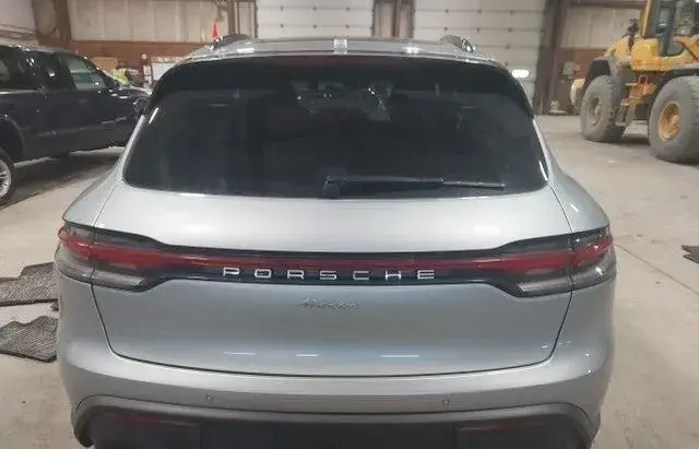 PORSCHE MACAN T 2023