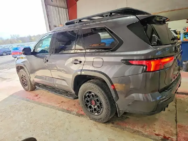 TOYOTA SEQUOIA TRD PRO 2023