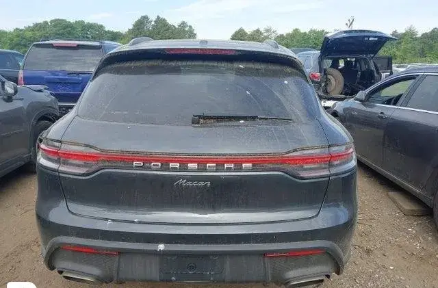 PORSCHE MACAN T 2026