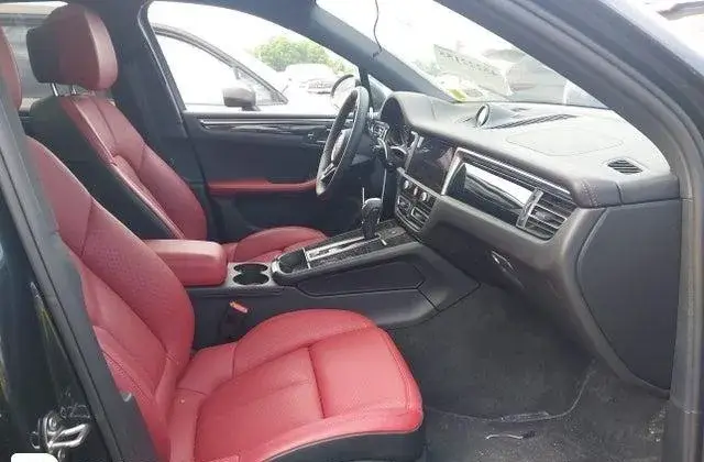 PORSCHE MACAN T 2026