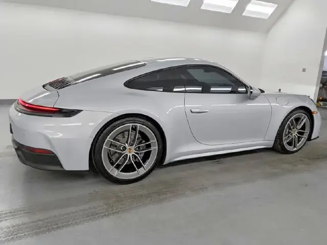 PORSCHE 911 CARRERA 2025