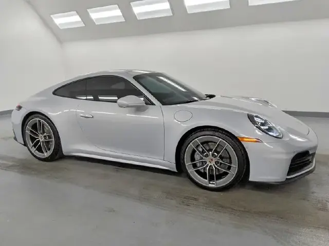 PORSCHE 911 CARRERA 2025