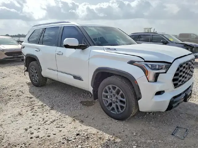TOYOTA SEQUOIA PLATINUM 2026