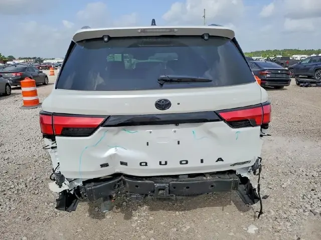 TOYOTA SEQUOIA PLATINUM 2026