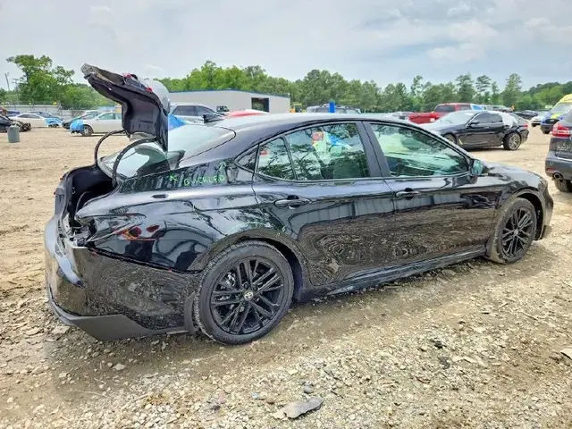 TOYOTA CAMRY SE 2026