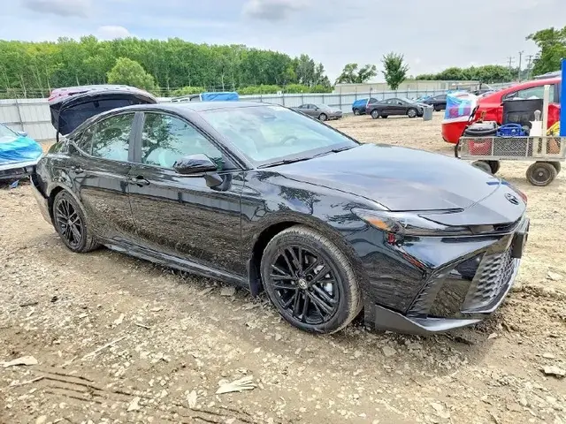 TOYOTA CAMRY SE 2026