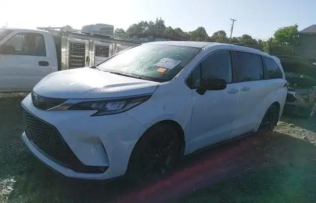 TOYOTA SIENNA XSE 2023