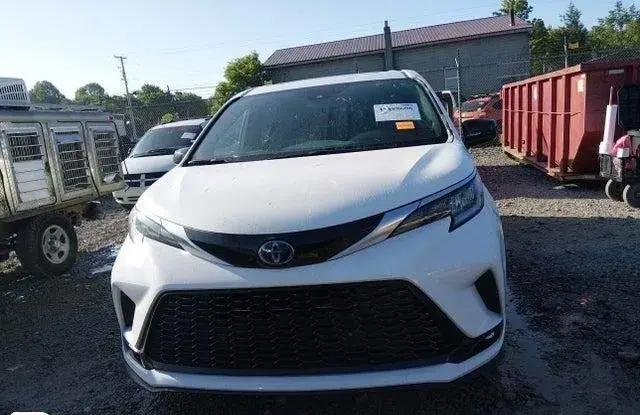 TOYOTA SIENNA XSE 2023