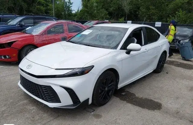 TOYOTA CAMRY SE 2026