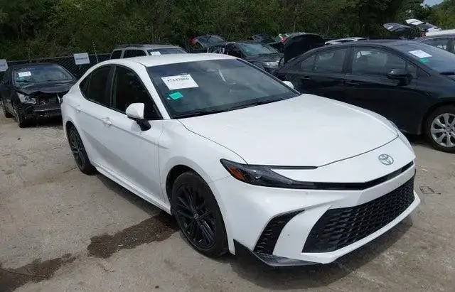 TOYOTA CAMRY SE 2026