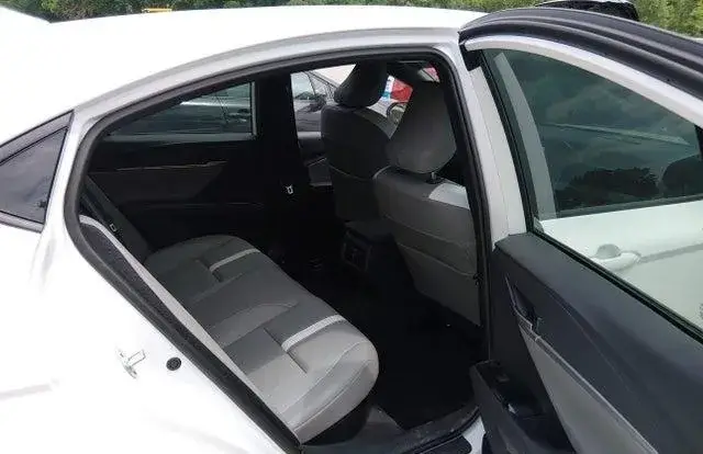 TOYOTA CAMRY SE 2026
