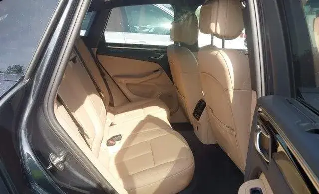 PORSCHE MACAN T 2024