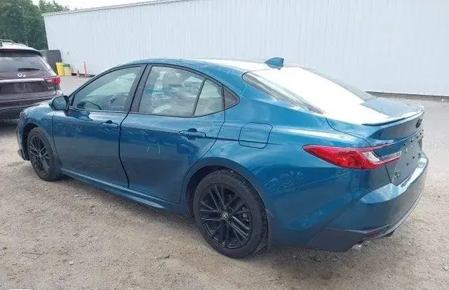 TOYOTA CAMRY SE 2026