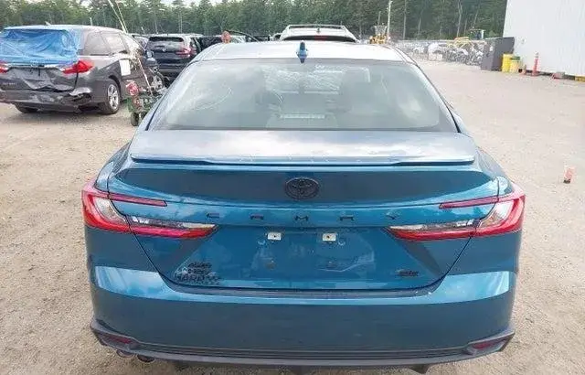TOYOTA CAMRY SE 2026