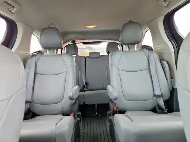 TOYOTA SIENNA XLE 2022