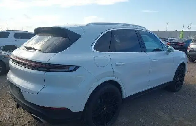PORSCHE CAYENNE 2024