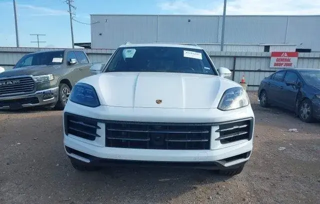 PORSCHE CAYENNE 2024