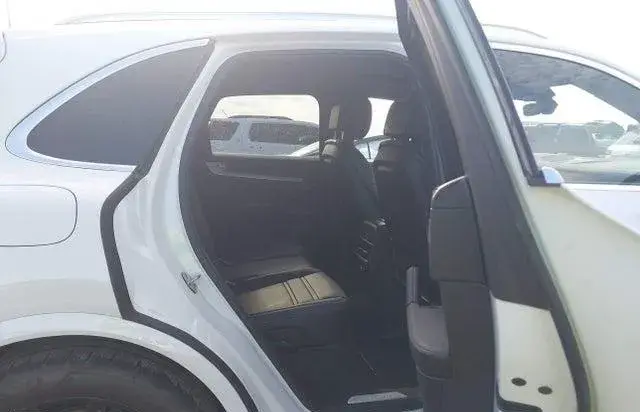 PORSCHE CAYENNE 2024